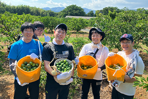 炎天下での作業で農家さんの苦労を実感