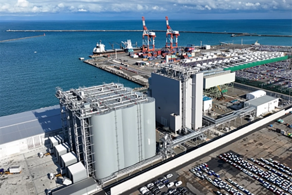 御前崎港バイオマス発電所の全景