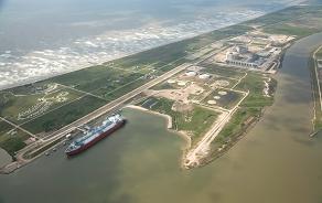 フリーポートLNG基地の上空からの写真