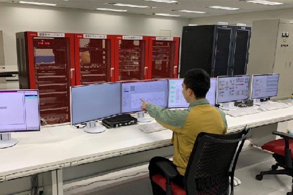 AIによるPV導入拡大系統に対応した新たな系統安定化システムの開発