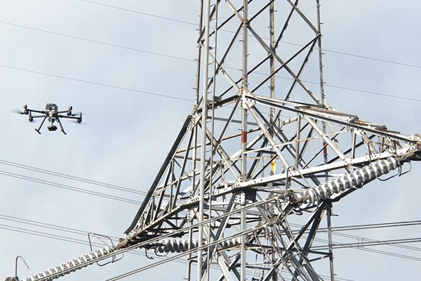 ドローンを用いた送電設備自動点検